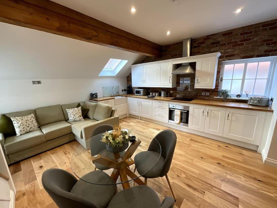 Apt D In Old Grade 2 Converted Farmhouse Market Weighton Zewnętrze zdjęcie